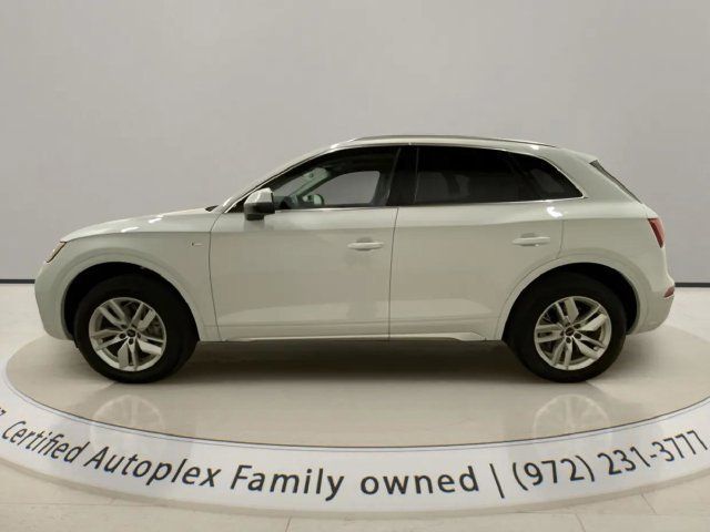 Used 2023 Audi Q5 2.0T Premium w/ Convenience Package AWD/4WD image 2