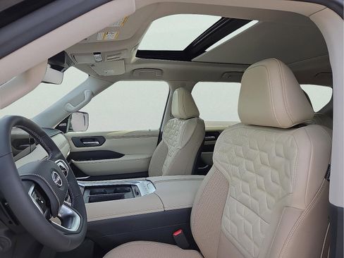 New 2025 Nissan Armada Platinum Reserve image 14