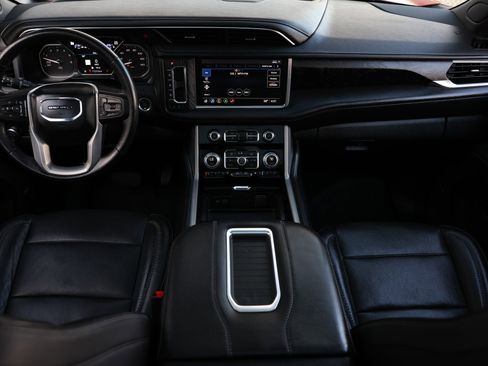 Used 2021 GMC Yukon Denali w/ Denali Premium Package image 2