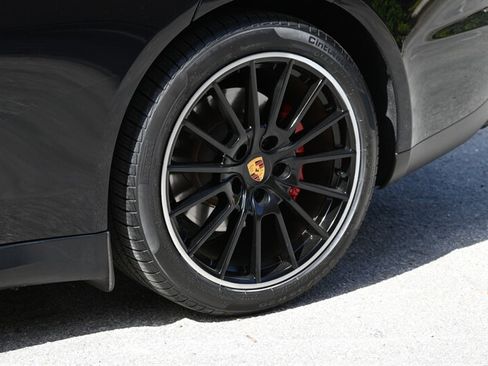 Used 2015 Porsche Panamera GTS AWD/4WD image 9