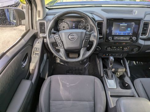 Used 2022 Nissan Frontier SV image 17