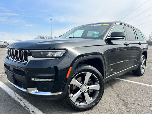 Used 2021 Jeep Grand Cherokee L Limited w/ Luxury Tech Group II image 2