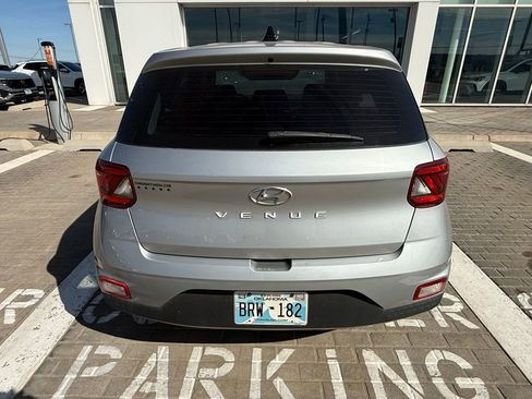 Used 2021 Hyundai Venue SE image 7