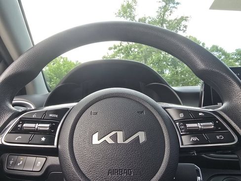 Used 2024 Kia Forte LXS w/ LXS Technology Package FWD image 25