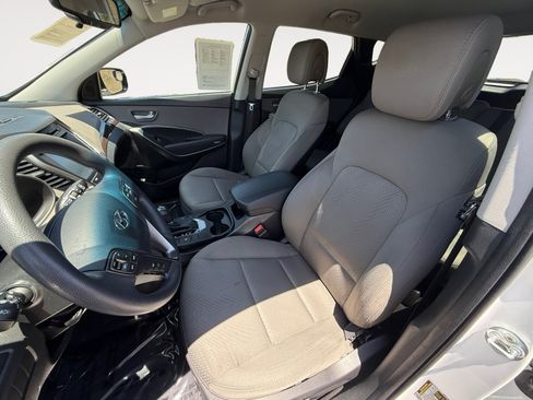 Used 2017 Hyundai Santa Fe Sport w/ 2.4L Value Package 06 FWD image 10