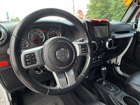 Used 2015 Jeep Wrangler Unlimited Rubicon AWD/4WD image 20