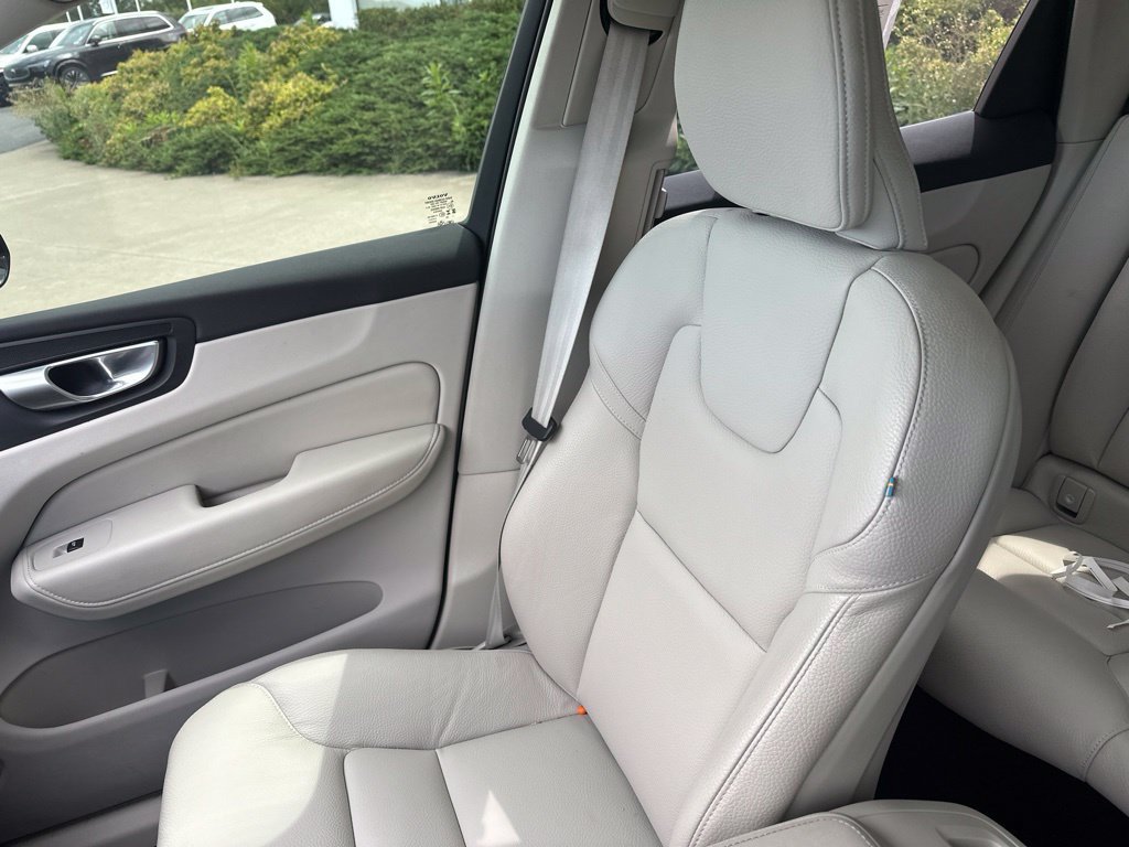 Certified 2025 Volvo XC60 T8 Plus w/ Protection Package Premier AWD/4WD image 24