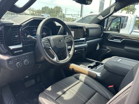 New 2026 Chevrolet Silverado 2500 High Country w/ Midnight Edition AWD/4WD image 15