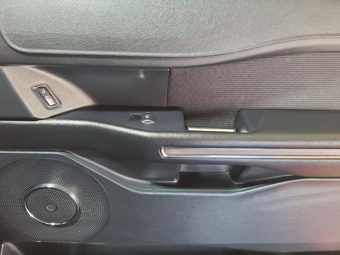 Used 2018 Ford Expedition Max XLT RWD image 23
