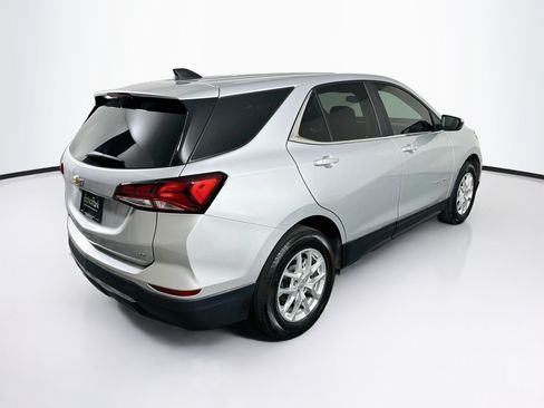 Used 2022 Chevrolet Equinox LT w/ LPO, Floor Liner Package FWD image 9