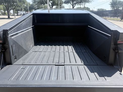 Used 2025 Tesla Cybertruck AWD Crew Cab image 10