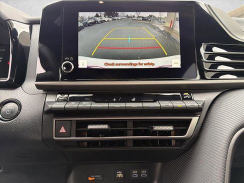 Used 2025 Toyota Camry SE image 20