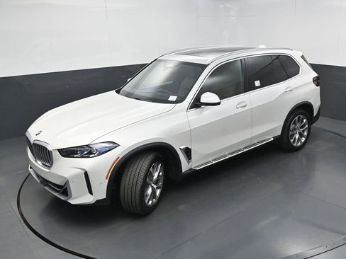 Used 2025 BMW X5 xDrive40i AWD/4WD image 37