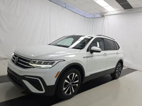 Used 2023 Volkswagen Tiguan S image 1