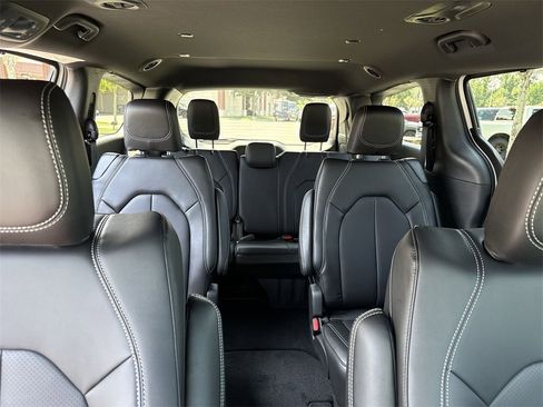 New 2026 Chrysler Pacifica Select image 29