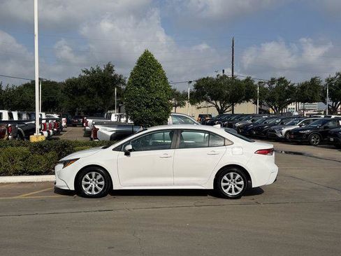 Certified 2023 Toyota Corolla LE FWD image 4