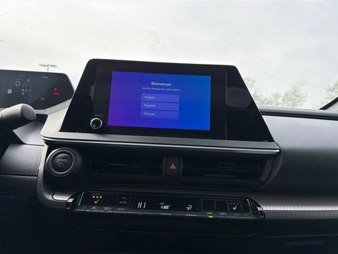 Used 2024 Toyota Prius XLE FWD image 25