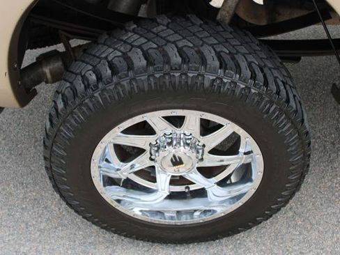 Used 2011 Ford F350 Lariat w/ Lariat Interior Pkg AWD/4WD image 16