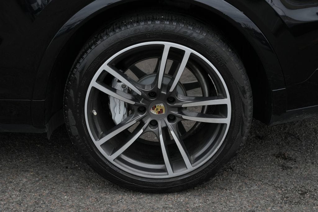 Used 2019 Porsche Cayenne Turbo AWD/4WD image 21