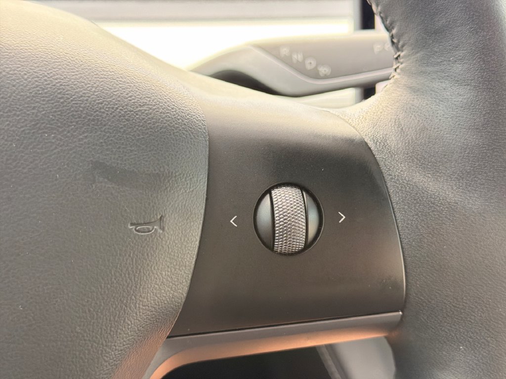 Used 2021 Tesla Model Y Performance AWD/4WD image 27