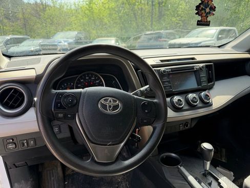 Used 2013 Toyota RAV4 LE image 9