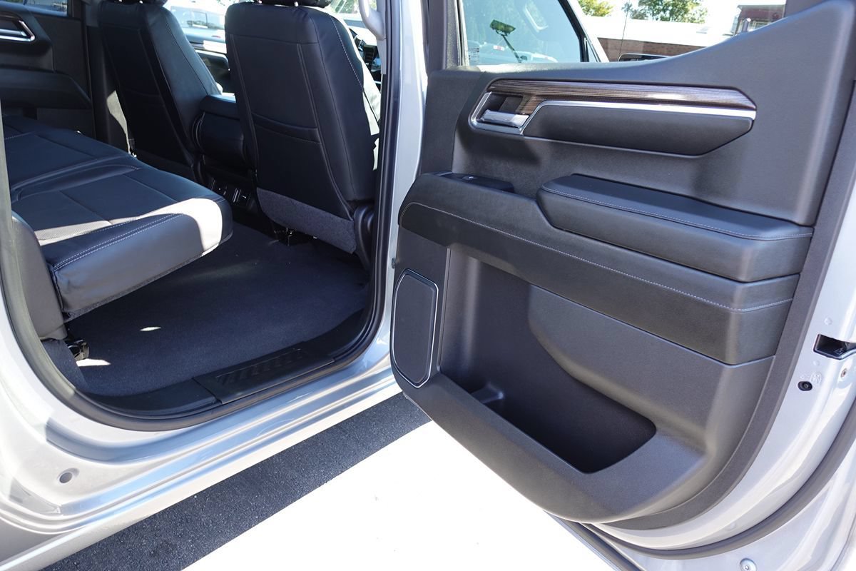 Used 2024 Chevrolet Silverado 1500 LT AWD/4WD image 29