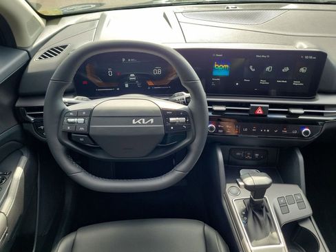 New 2026 Kia Sportage EX FWD image 19