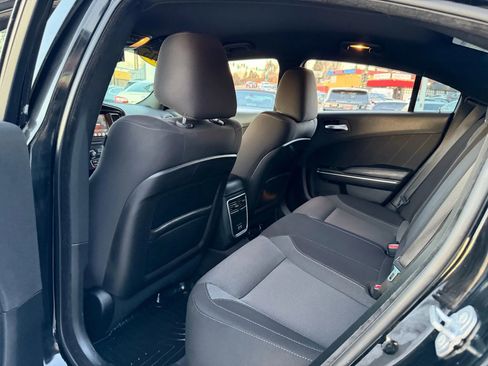 Used 2017 Dodge Charger R/T image 37