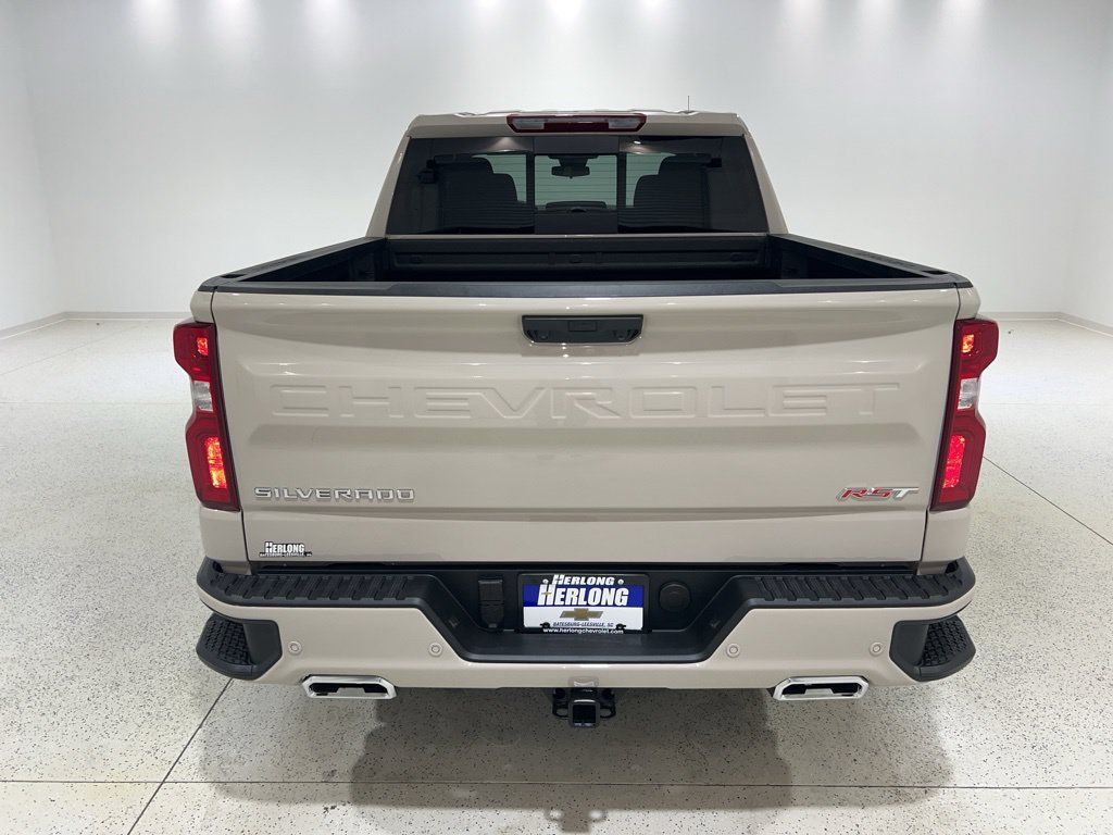 Used 2026 Chevrolet Silverado 1500 RST AWD/4WD image 4