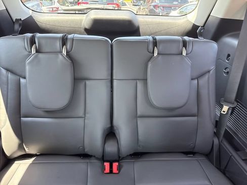 Used 2025 Ford Explorer Active w/ Active Comfort Package AWD/4WD image 35