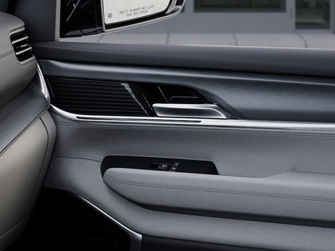 New 2026 Jeep Grand Wagoneer Limited w/ 8-Passenger Seating Package AWD/4WD image 25