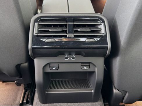 New 2026 BMW 550e xDrive AWD/4WD image 27