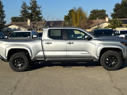 New 2026 Toyota Tacoma SR5 image 9