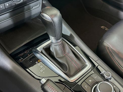 Used 2014 MAZDA MAZDA3 i Grand Touring image 25