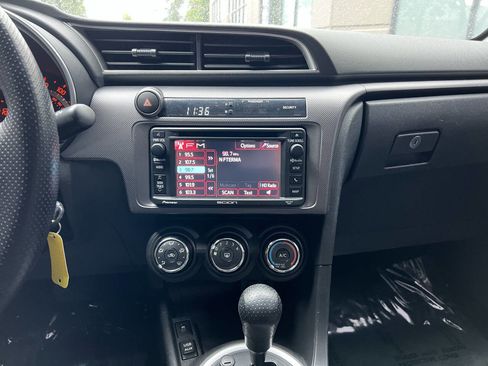 Used 2014 Scion tC FWD image 17