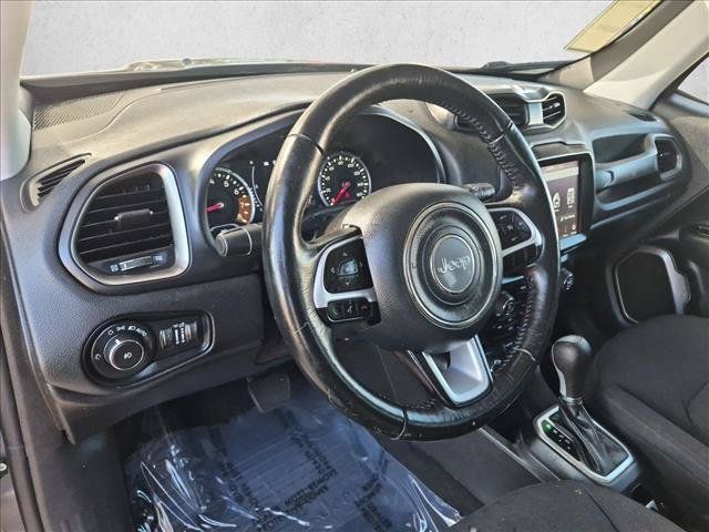 Used 2023 Jeep Renegade Latitude w/ Sun/Sound Group AWD/4WD image 14