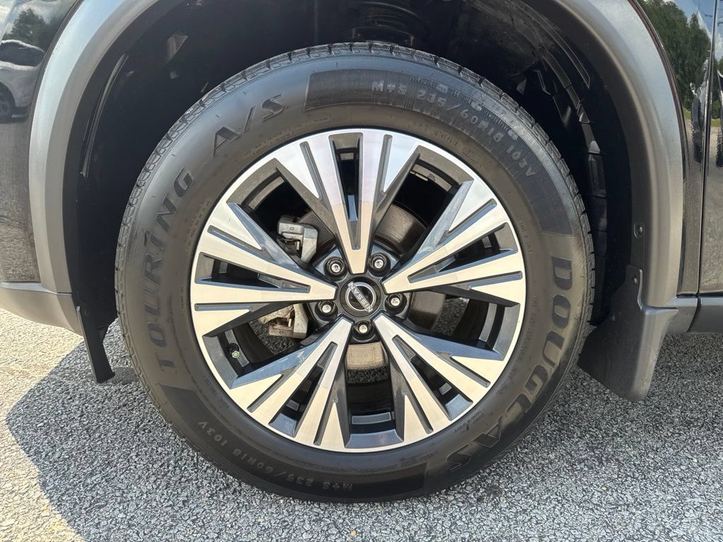 Used 2023 Nissan Rogue SV w/ SV Premium Package AWD/4WD image 32