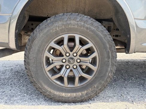 Used 2019 Ford F150 XLT w/ Equipment Group 302A Luxury AWD/4WD image 11