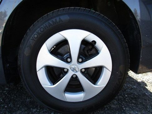 Used 2013 Toyota Prius Three image 12