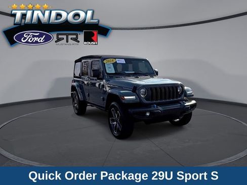 Used 2024 Jeep Wrangler Unlimited image 2