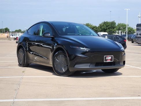Used 2026 Tesla Model Y 2WD image 2