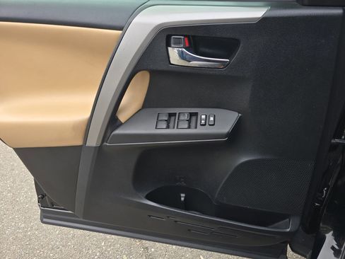 Used 2017 Toyota RAV4 XLE image 29