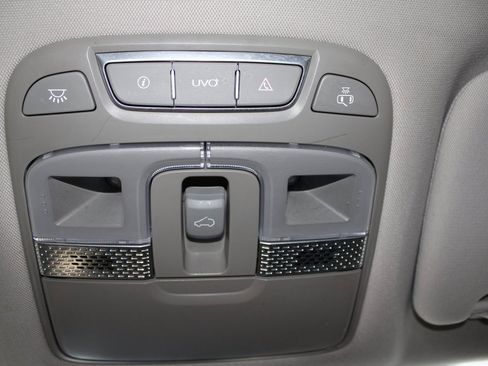 Used 2022 Kia Telluride S image 39