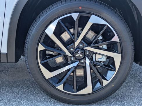 New 2025 Mitsubishi Outlander SE AWD/4WD image 11