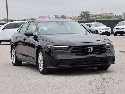 Used 2025 Honda Accord LX image 4