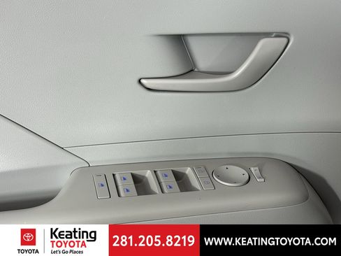 Used 2024 Hyundai Kona SEL image 11