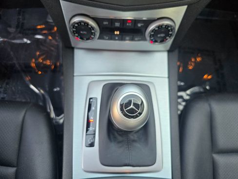 Used 2011 Mercedes-Benz C 300 4MATIC Sedan image 22