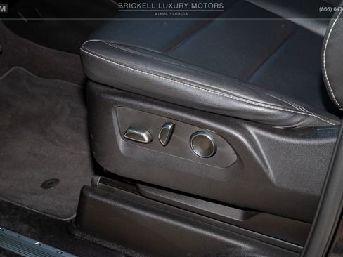 Used 2023 Cadillac Escalade ESV Luxury image 55