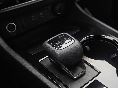 Used 2022 Nissan Rogue SV image 22