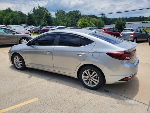 Used 2020 Hyundai Elantra SEL FWD image 11